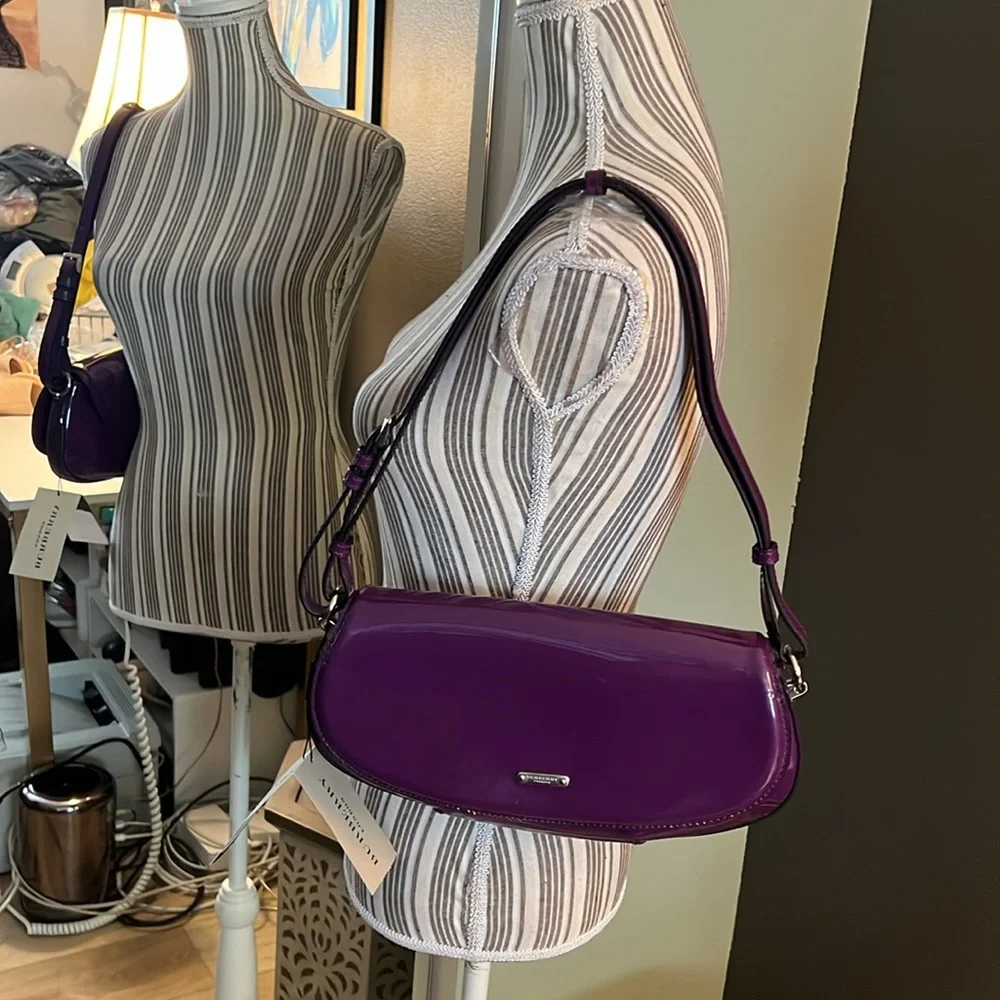 ๐ 1 hour sale. Burberry Prorsum, Patent Lilford Bag, Purple, STUNNING - Picture 3 of 17